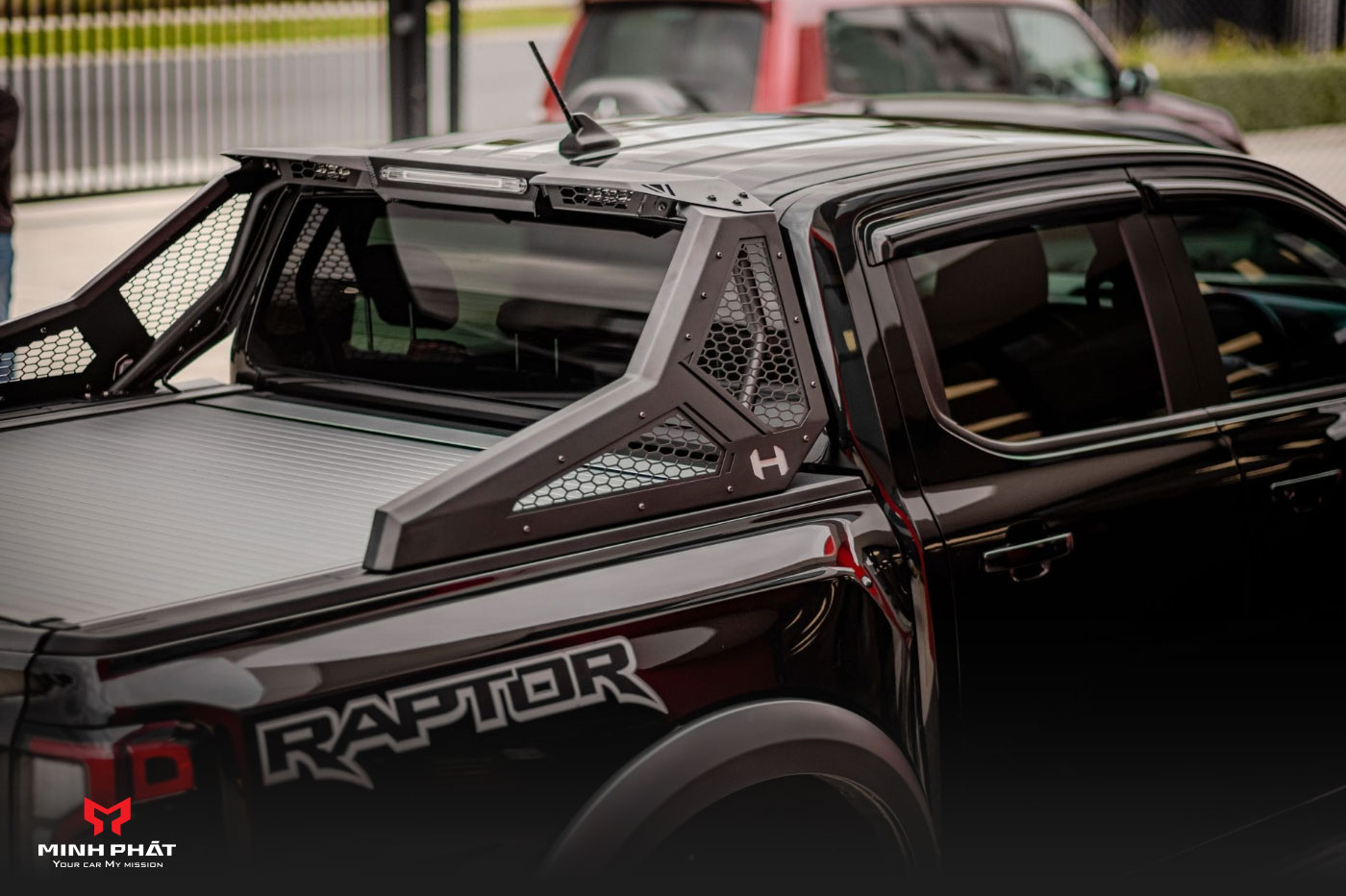 Khung thể thao Hamer Victor Series HR2100 tích hợp hệ thống đèn tín hiệu giúp hỗ trợ Offroad tốt hơn