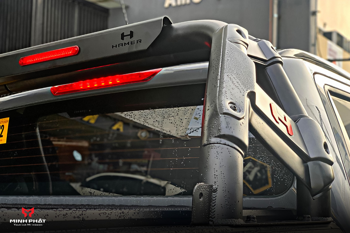 Khung thể thao Hamer Hector Series HR1901 cho Nissan Navara Pro4X với logo Hamer4x4 Signature ấn tượng và độc đáo